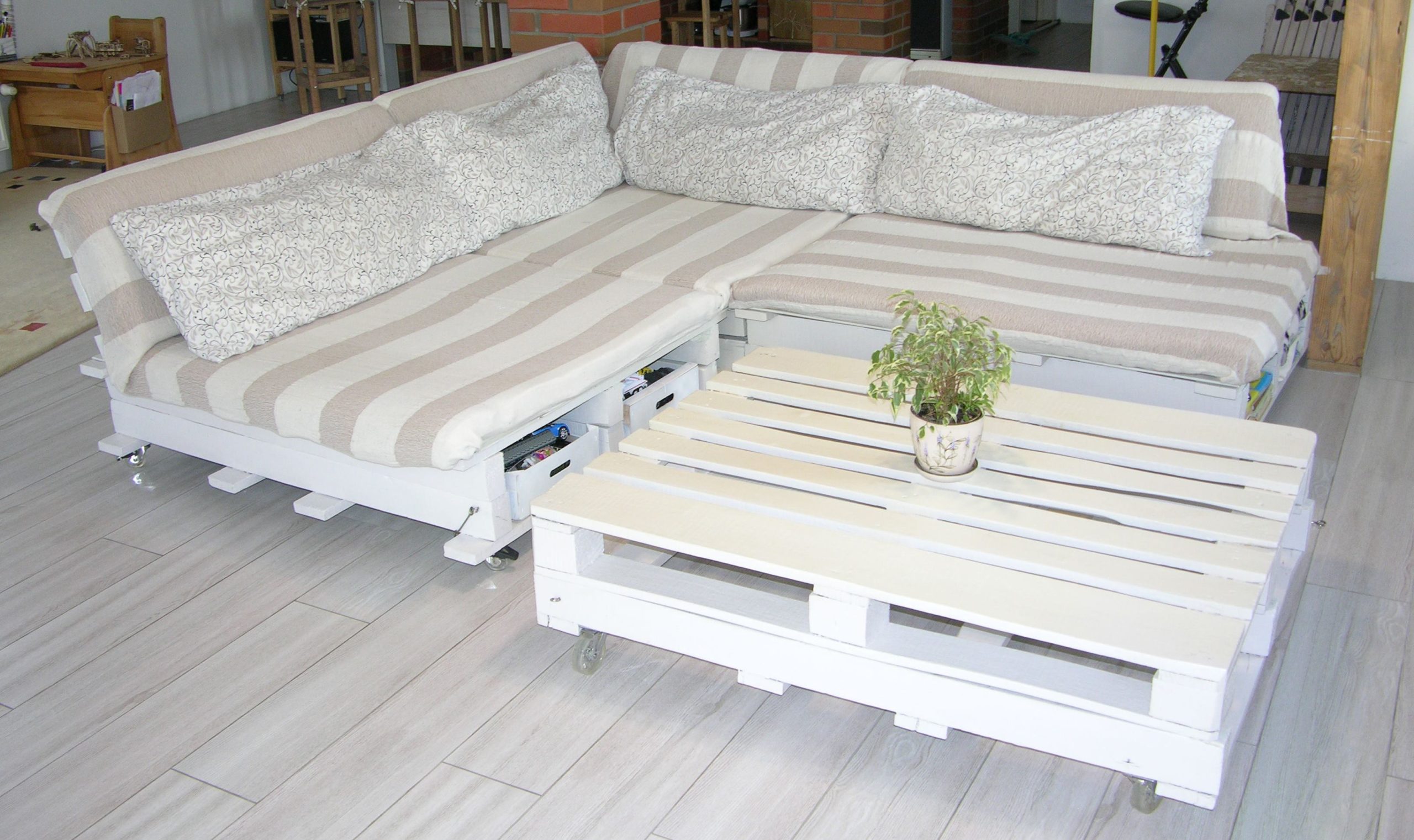 pallet couch with crib mattress