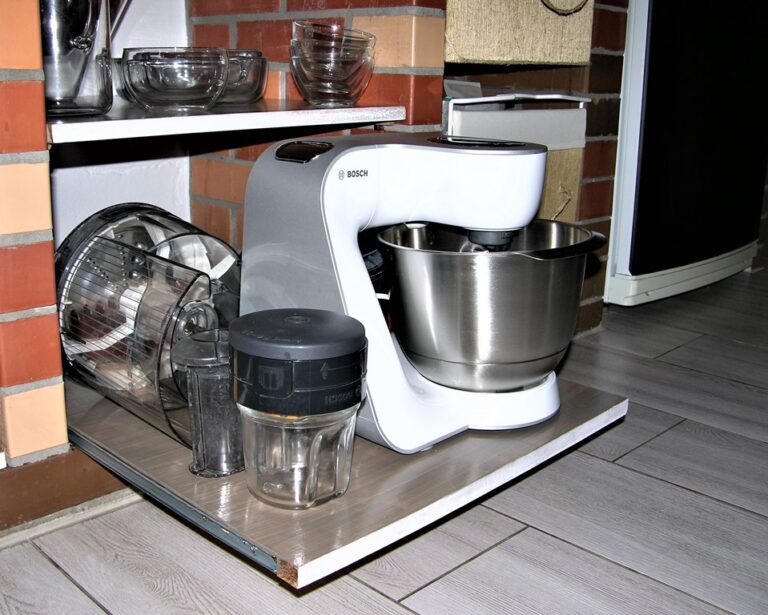 Open Pull-out Shelf for the Kitchen Machine