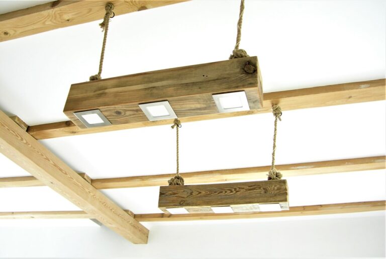 Wooden beams pendant lamps