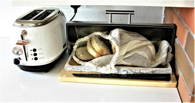 How to Store Home Baked Bread