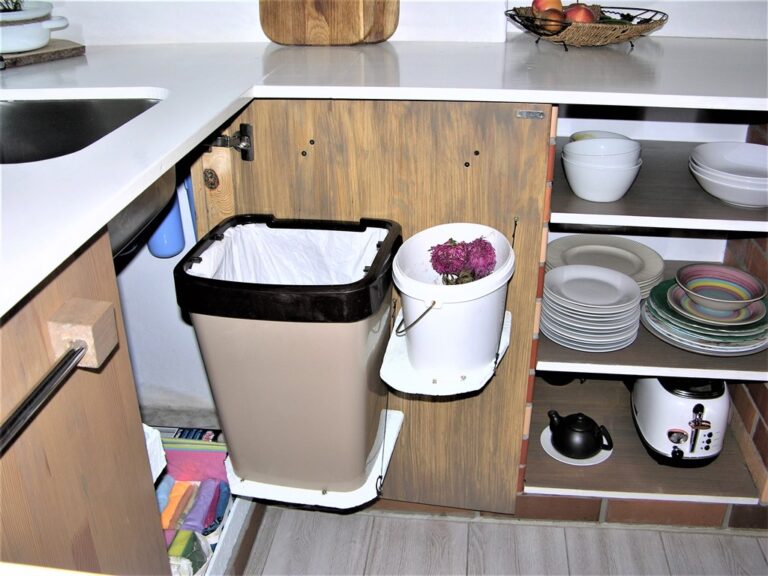 Kitchen cabinet door mounted Garbage Bins