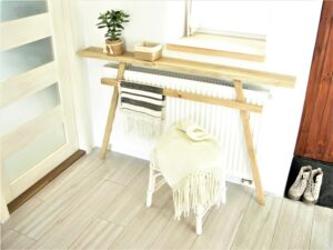 Read more about the article DIY Wall Mounted Console Table