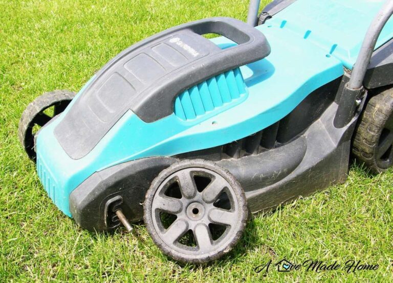 How to repair a lawn mower wheel
