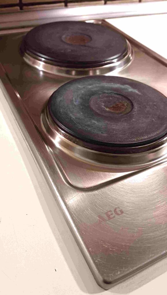Burner cleaned with a steam cleaner